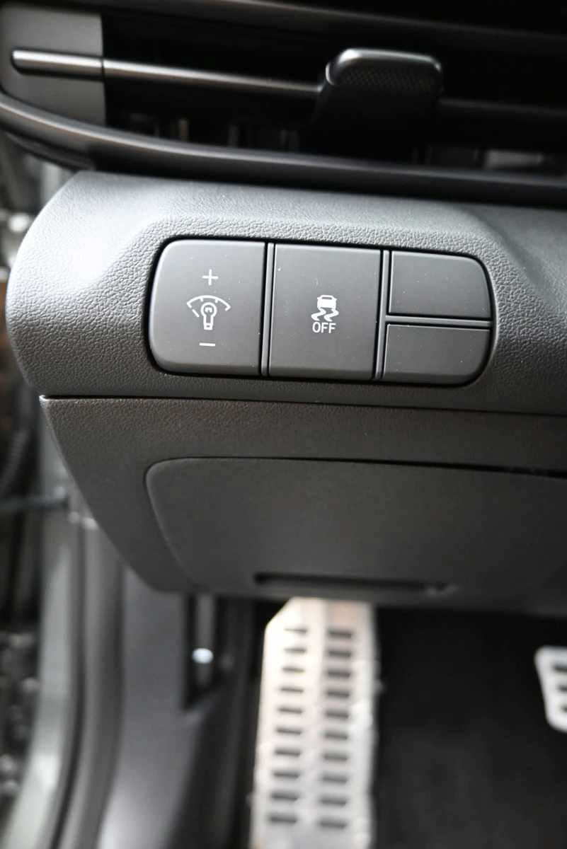 New 2026 Hyundai Elantra Sport FWD image 23