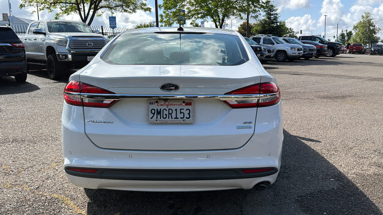 Used 2018 Ford Fusion SE w/ Fusion SE Technology Package FWD image 6