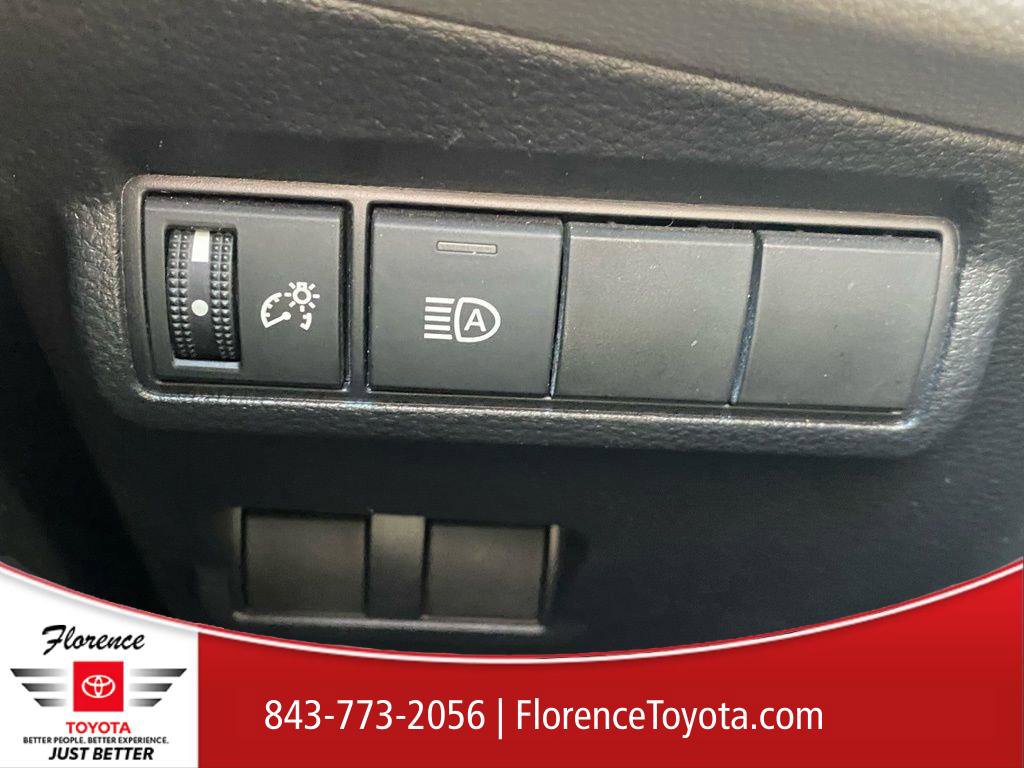 Used 2022 Toyota Corolla Cross LE image 26