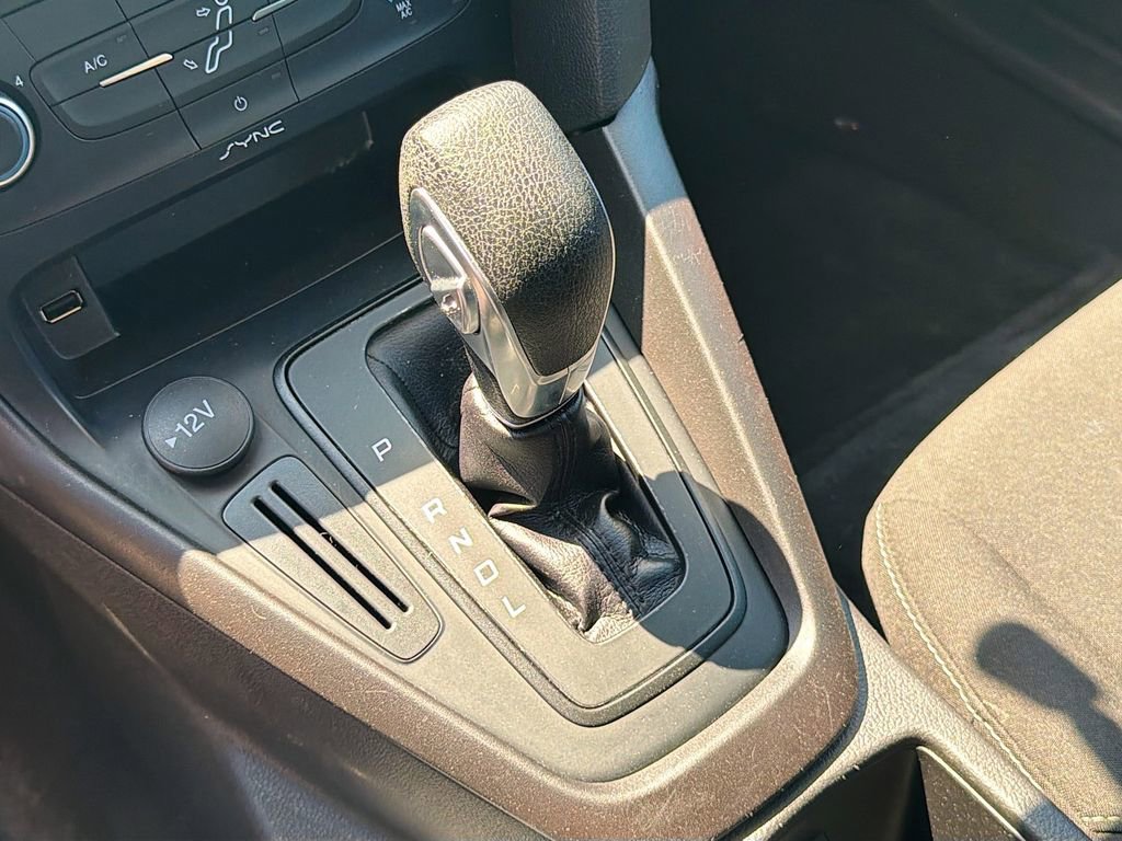 Used 2018 Ford Focus SE FWD image 25