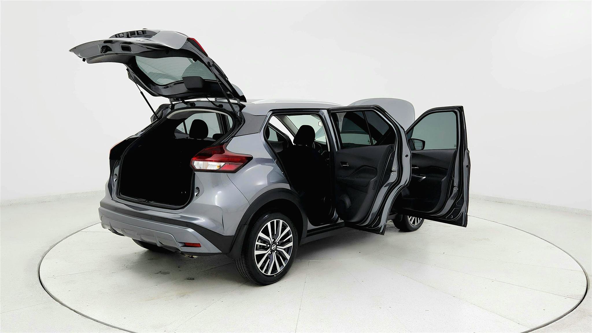 Used 2021 Nissan Kicks SV FWD image 11