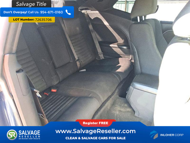 Used 2014 Dodge Challenger SXT RWD image 13
