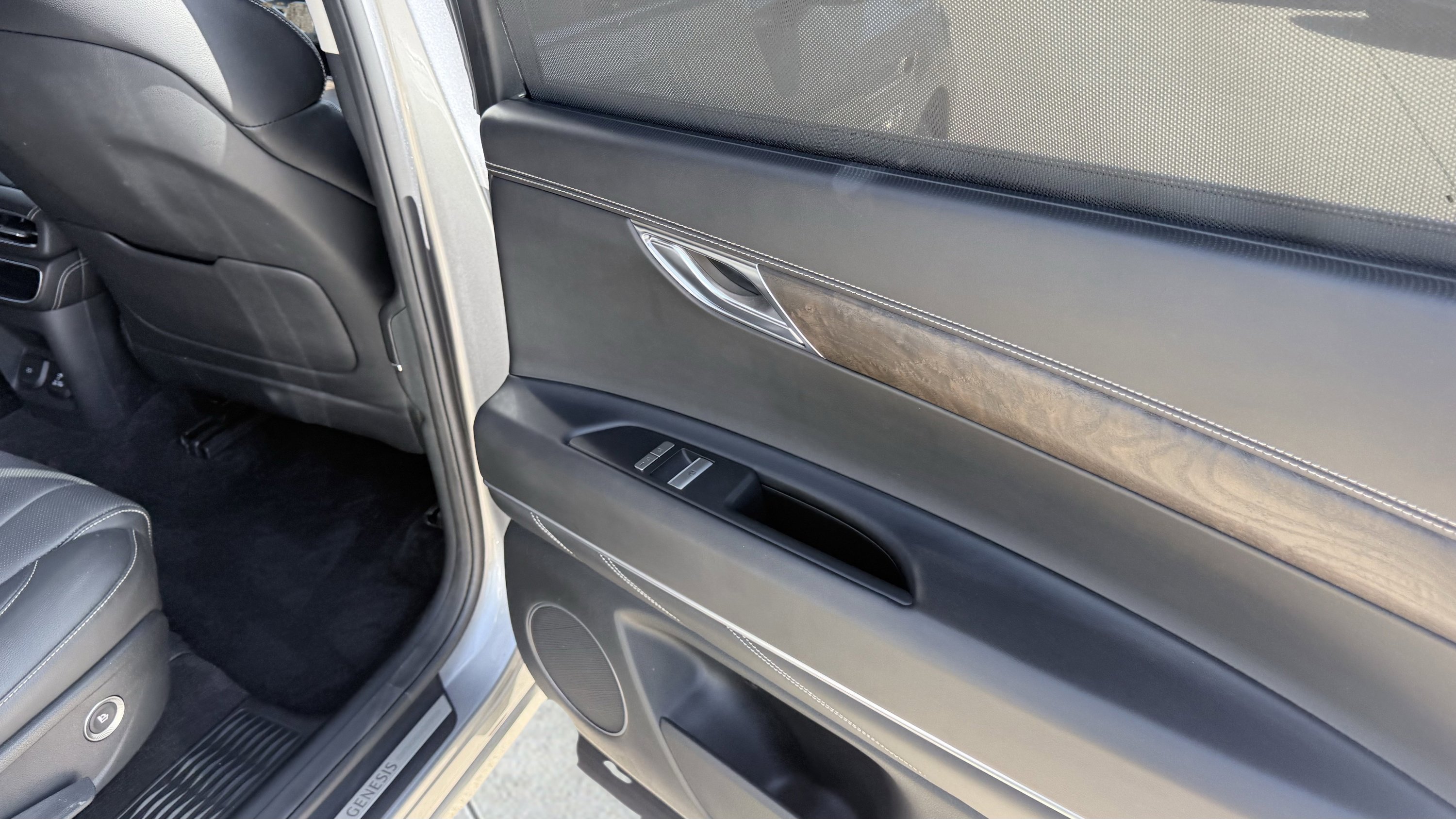 Used 2024 Genesis GV80 2.5T image 36