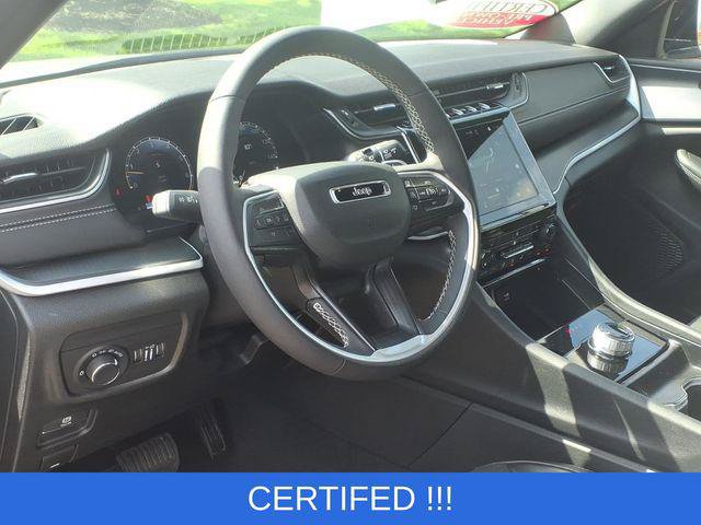 Certified 2025 Jeep Grand Cherokee Altitude AWD/4WD image 7