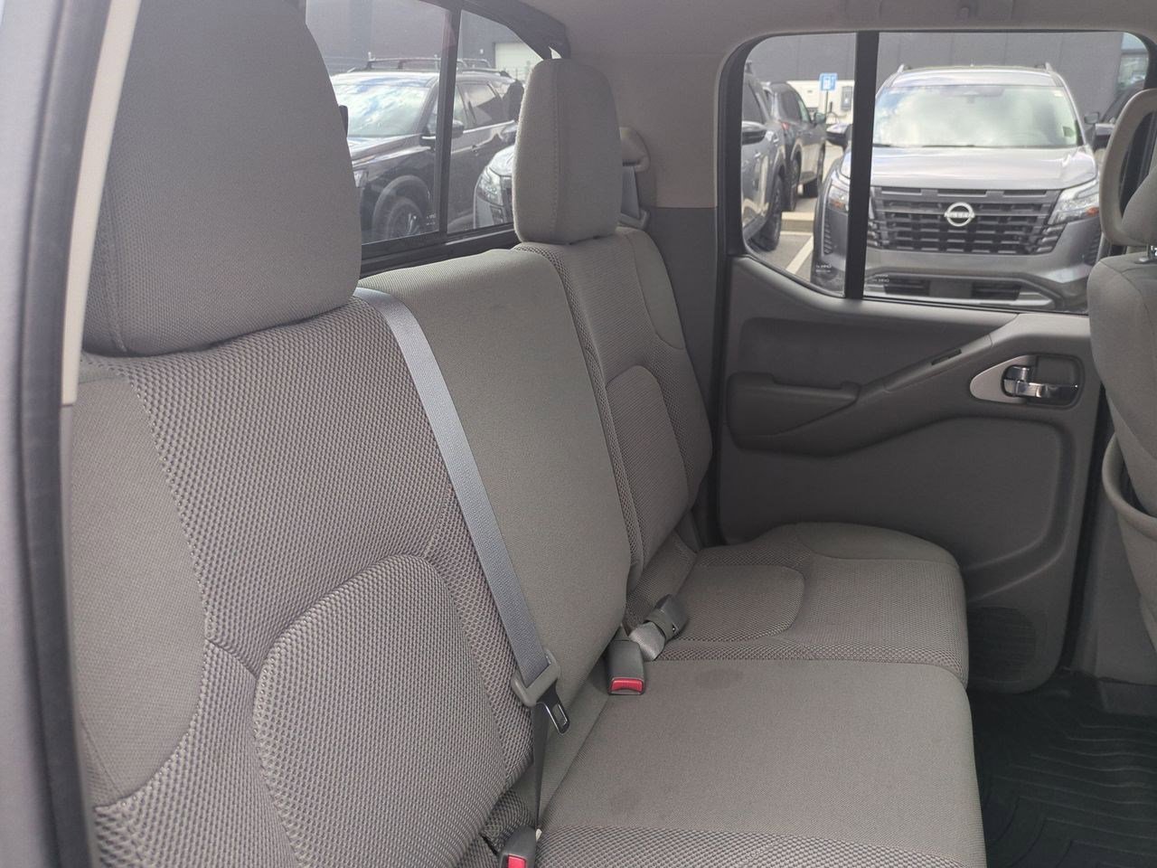 Certified 2021 Nissan Frontier SV w/ Midnight Edition Floor Mats AWD/4WD image 37