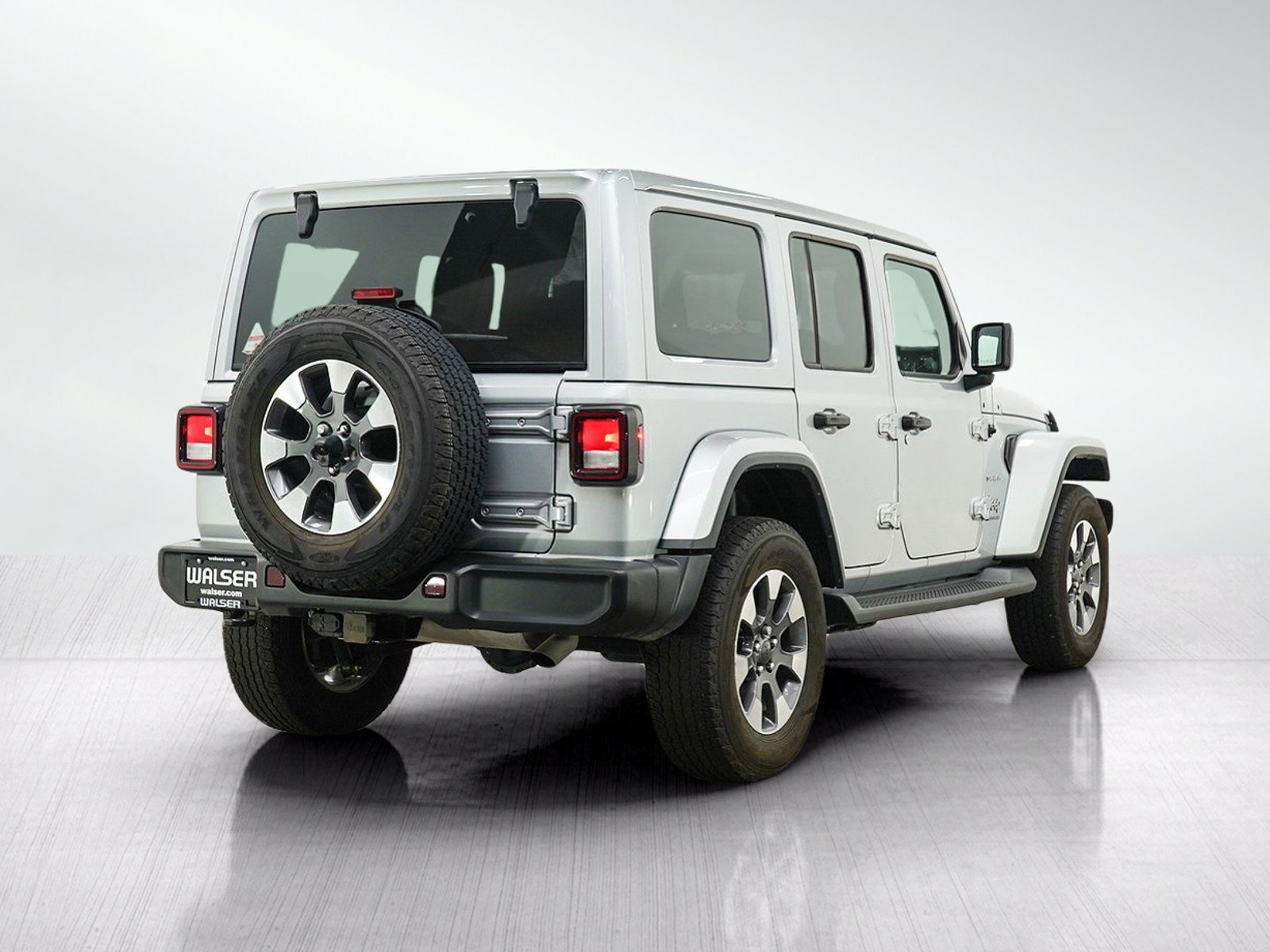 Used 2023 Jeep Wrangler Unlimited Sahara w/ Cold Weather Group AWD/4WD image 5