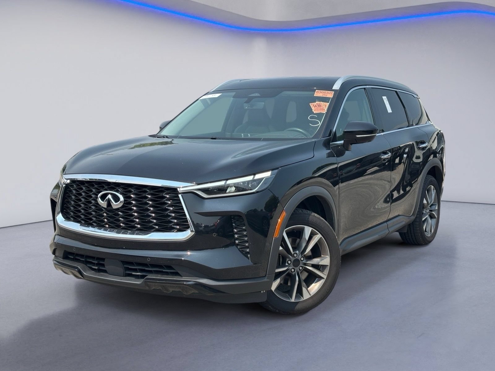 Used 2023 INFINITI QX60 Luxe AWD/4WD image 2