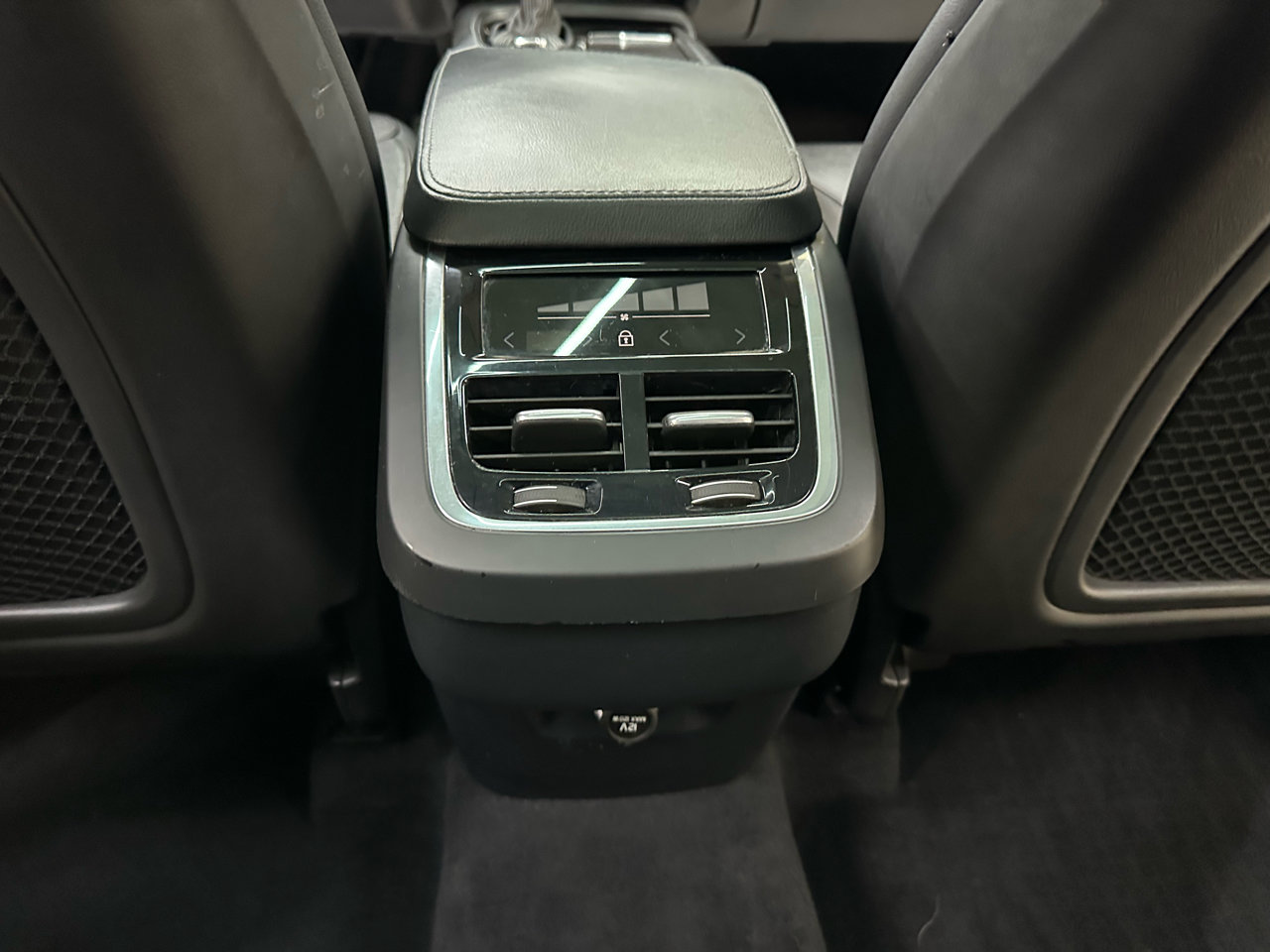 Used 2019 Volvo XC90 T5 Momentum w/ Protection Package Premier image 38