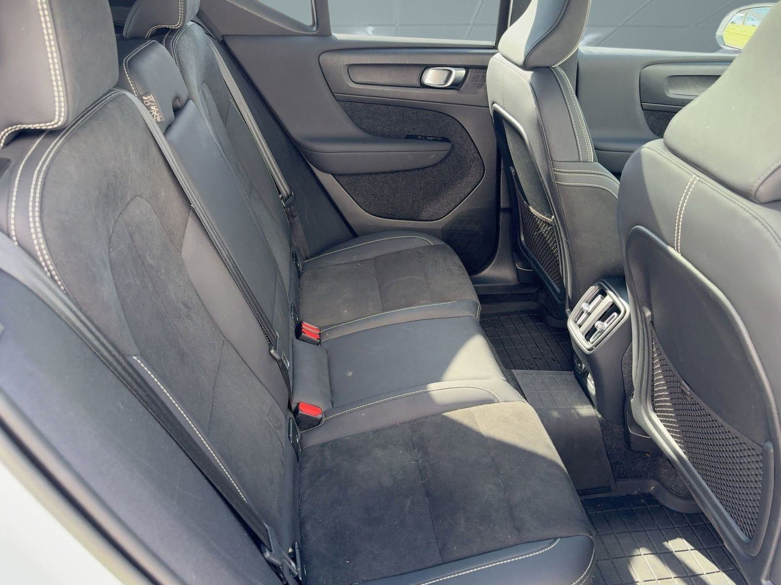 Certified 2023 Volvo XC40 Recharge Ultimate image 28