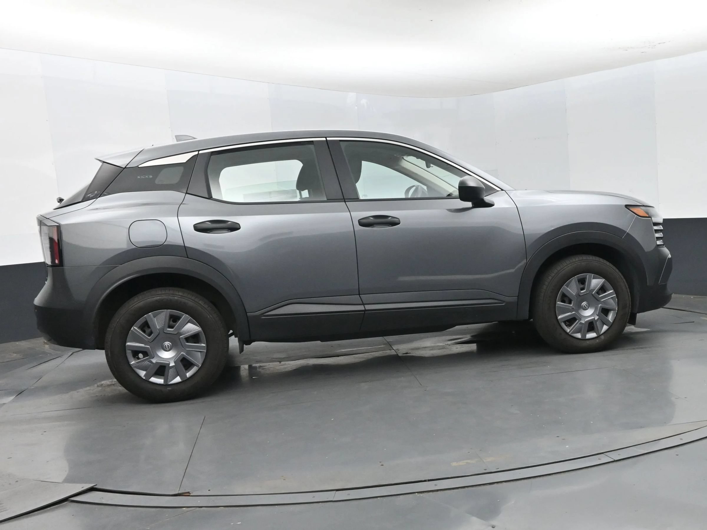 Used 2025 Nissan Kicks S AWD/4WD image 4