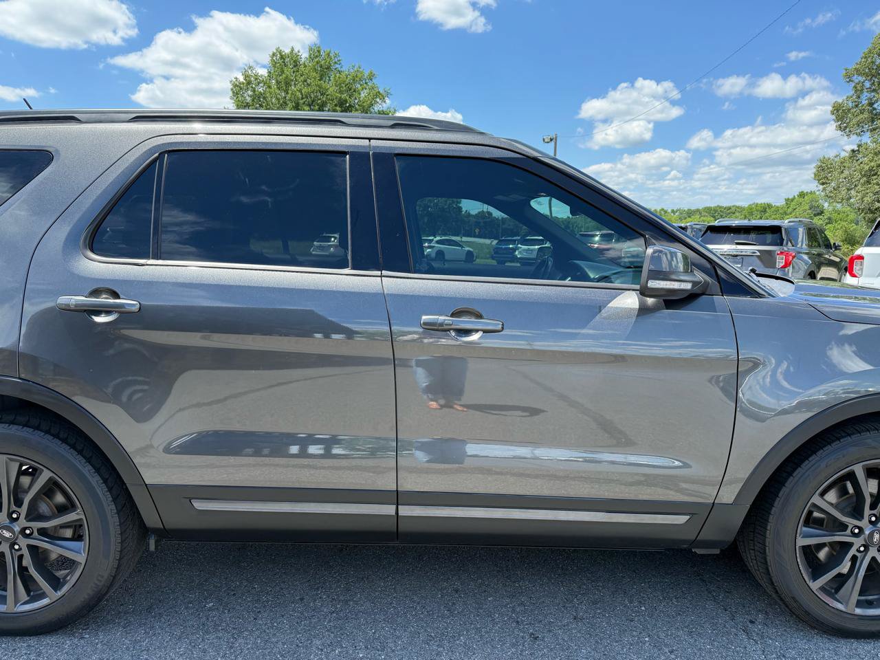 Used 2018 Ford Explorer XLT w/ Equipment Group 202A FWD image 59