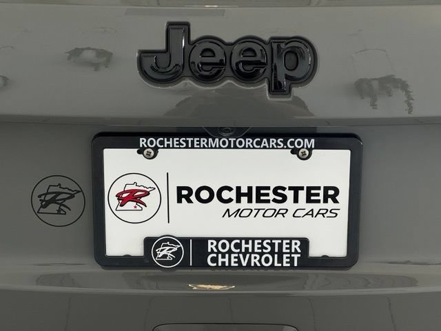 Used 2021 Jeep Grand Cherokee Laredo X AWD/4WD image 46