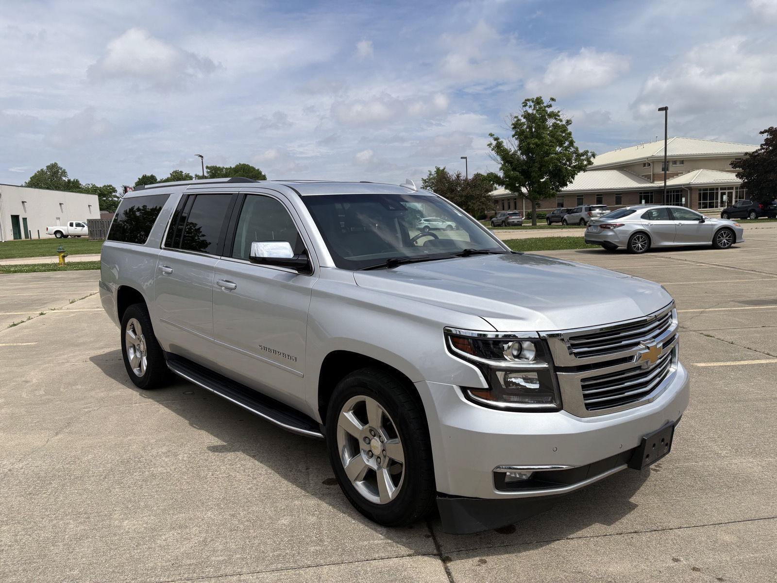Used 2020 Chevrolet Suburban Premier AWD/4WD image 2