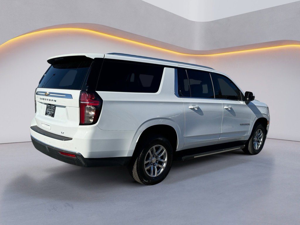 Used 2023 Chevrolet Suburban LT image 7