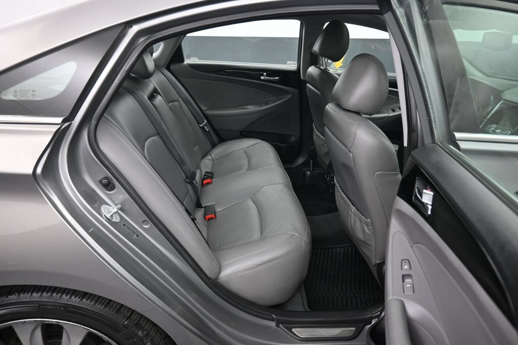 Used 2013 Hyundai Sonata Limited w/ Premium Pkg FWD image 38