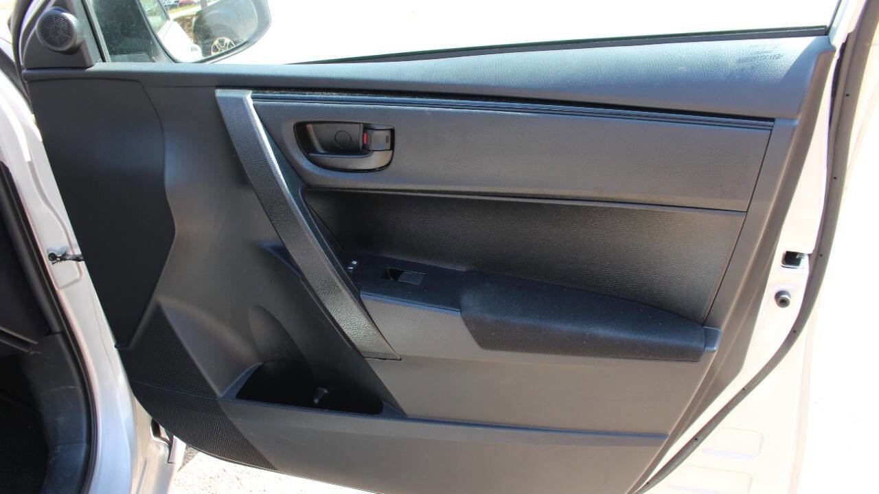 Used 2017 Toyota Corolla L image 20