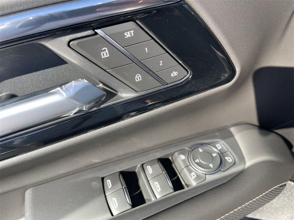 New 2025 Chevrolet Suburban Premier image 13