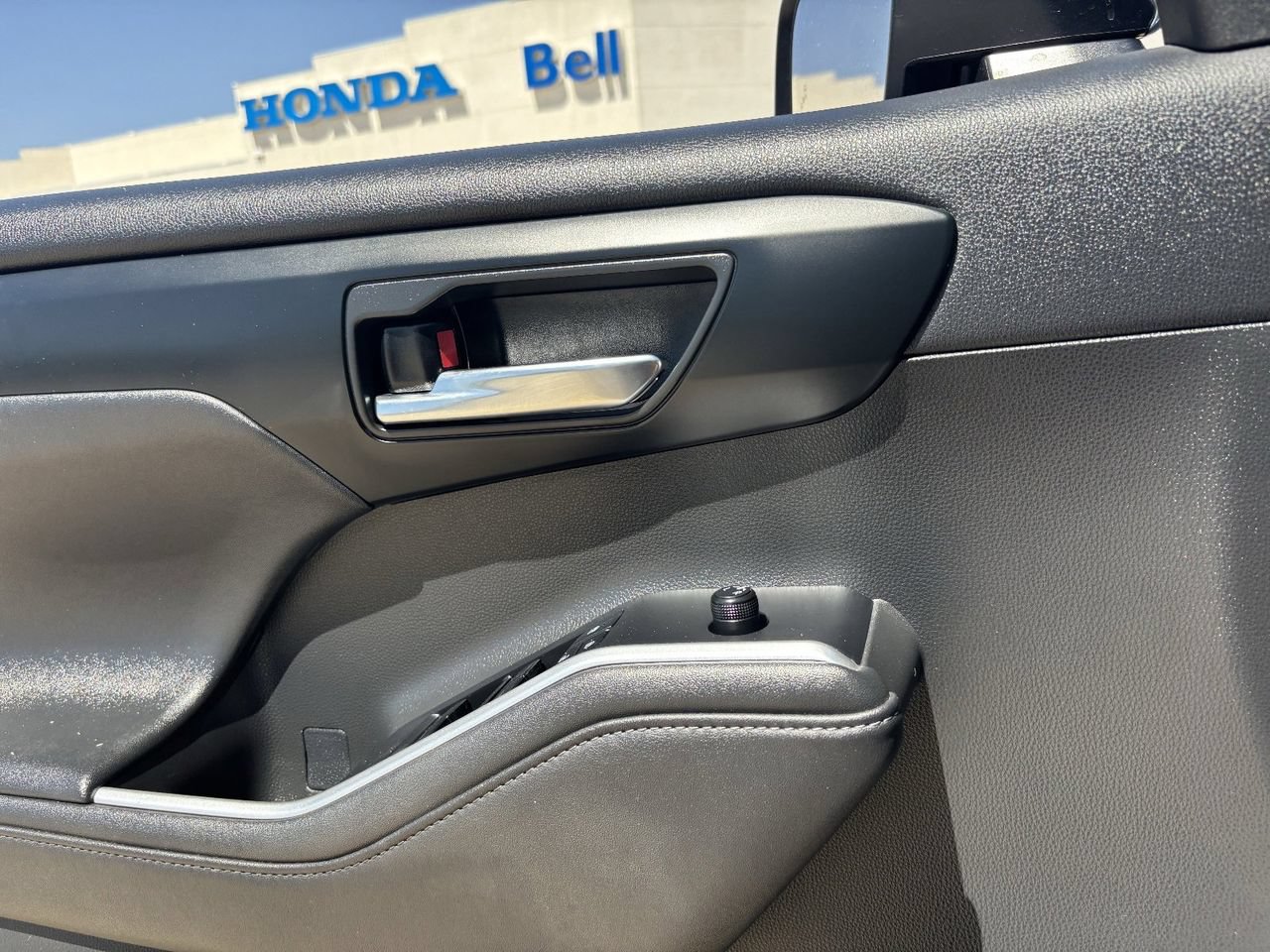 Used 2020 Toyota Highlander XLE AWD/4WD image 20