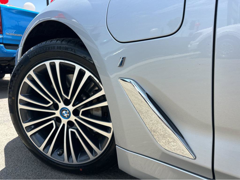 Used 2019 BMW 530e w/ Premium Package RWD image 39