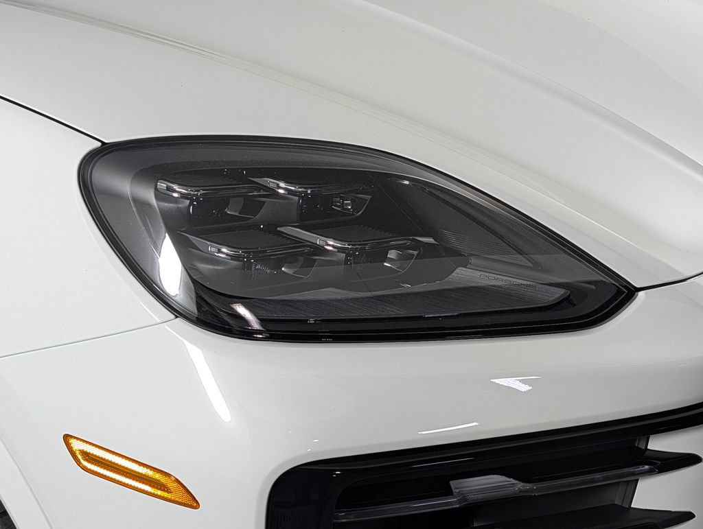 New 2026 Porsche Cayenne Coupe AWD/4WD image 15