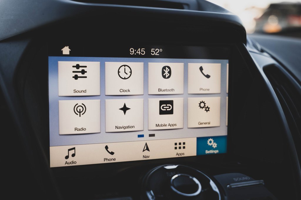 Used 2018 Ford Escape Titanium w/ Ford Safe & Smart Package image 18