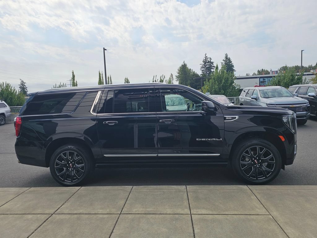 Used 2023 GMC Yukon XL Denali w/ Max Trailering Package AWD/4WD image 8