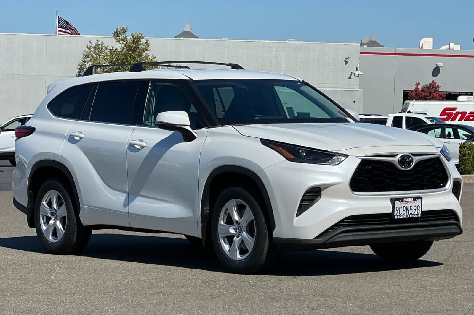 Used 2022 Toyota Highlander L AWD/4WD image 5