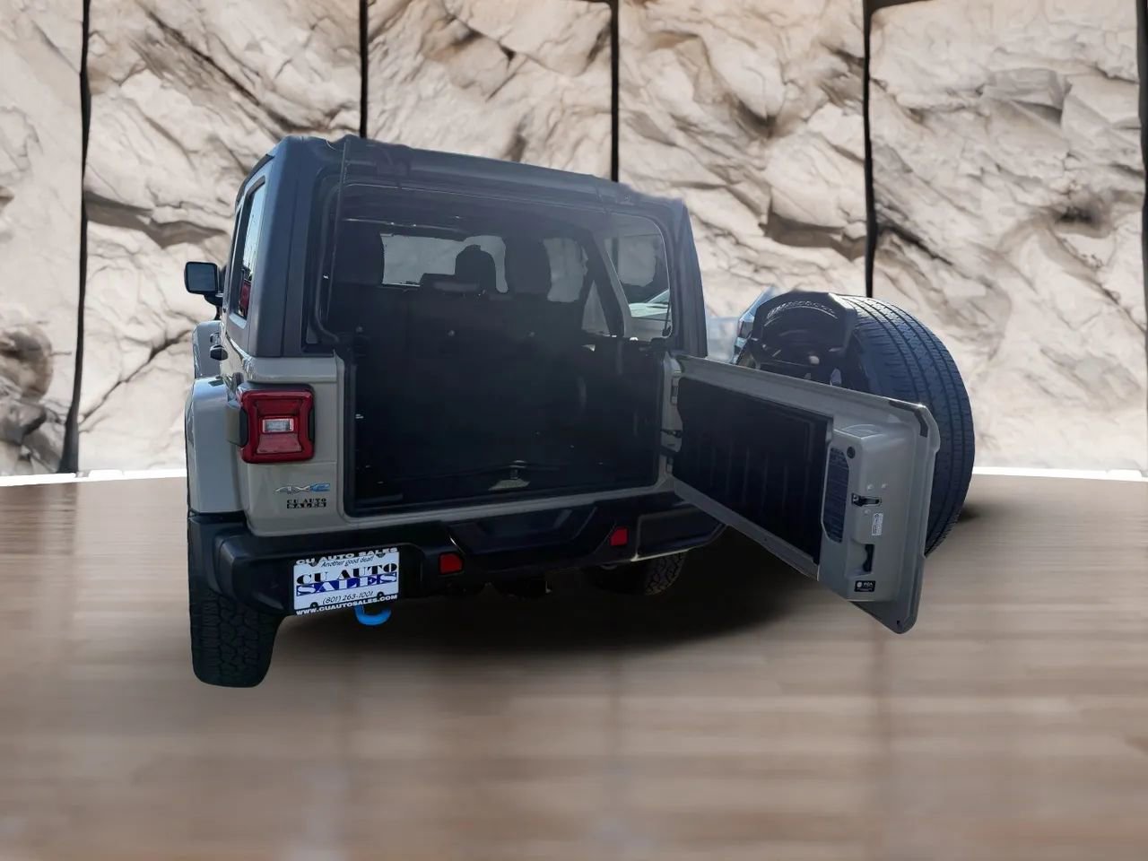 Used 2022 Jeep Wrangler Unlimited Sahara w/ Cold Weather Group image 29