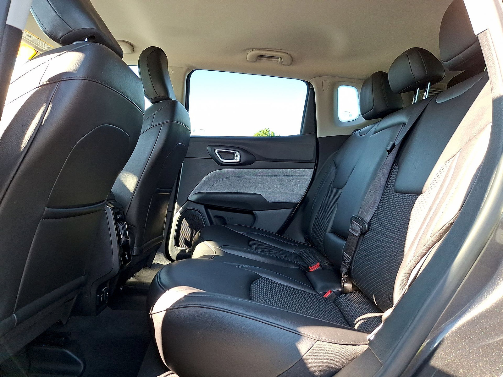 Used 2022 Jeep Compass Latitude w/ Convenience Group FWD image 20
