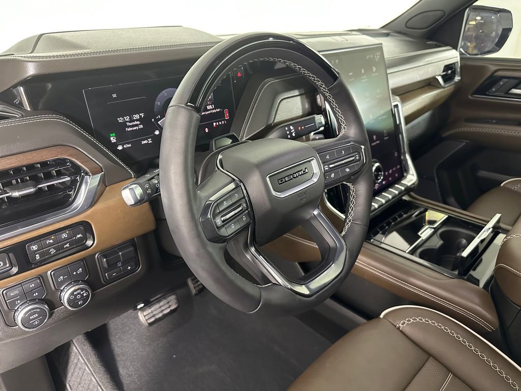 Used 2025 GMC Yukon Denali Ultimate AWD/4WD image 11