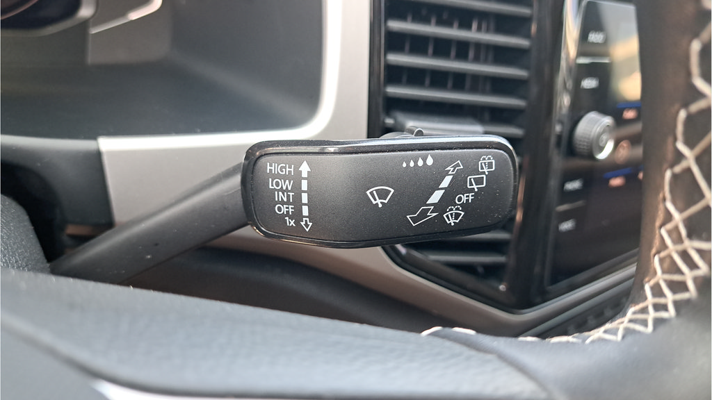 Used 2023 Volkswagen Atlas SE AWD/4WD image 23