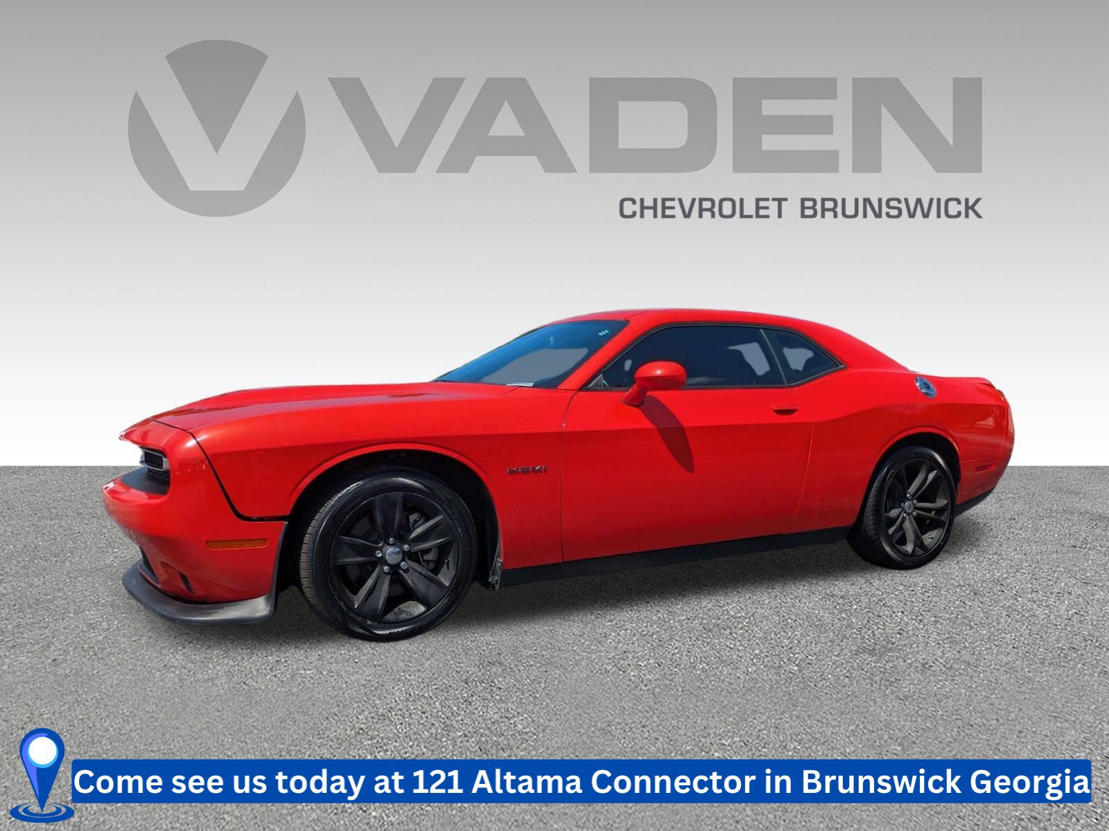Used 2022 Dodge Challenger R/T RWD image 1