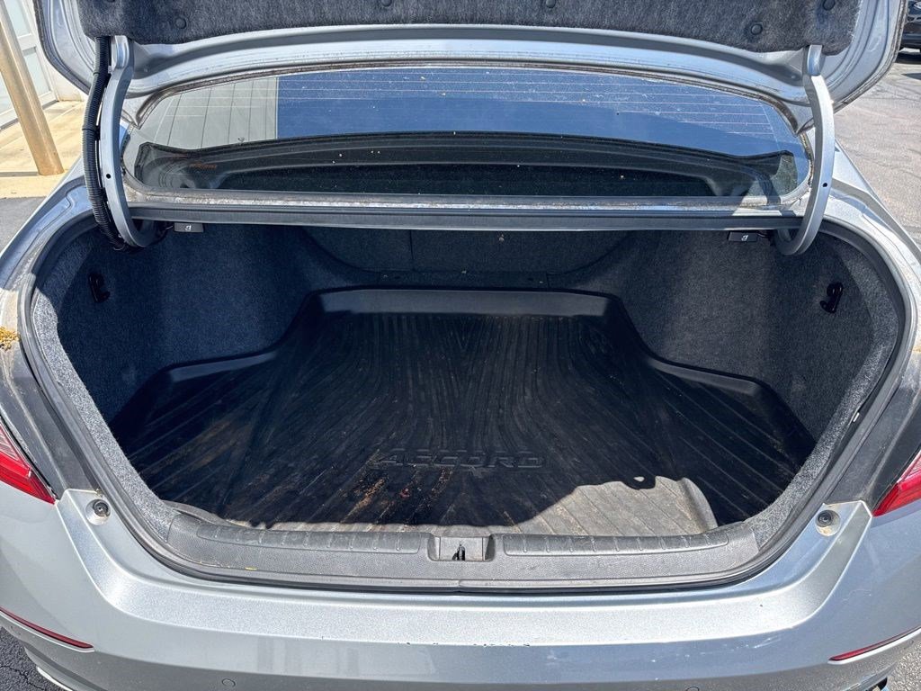 Used 2018 Honda Accord Touring image 7