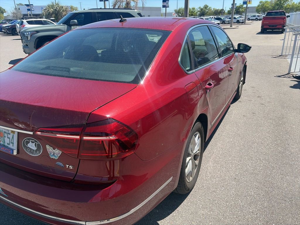 Used 2017 Volkswagen Passat 1.8T S image 6