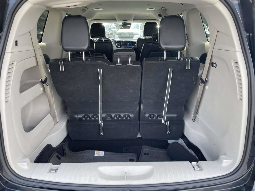 Certified 2024 Chrysler Pacifica Touring-L FWD image 42