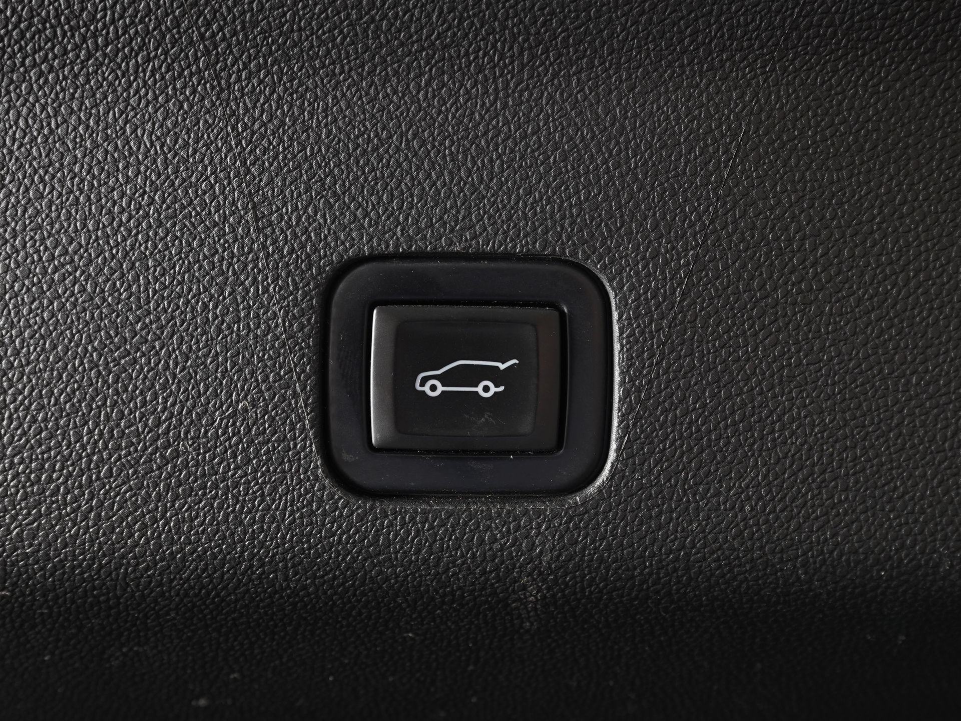 Used 2021 Chevrolet Suburban High Country AWD/4WD image 13