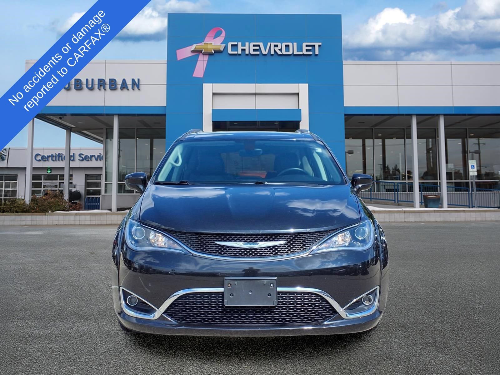 Used 2018 Chrysler Pacifica Touring-L FWD image 2