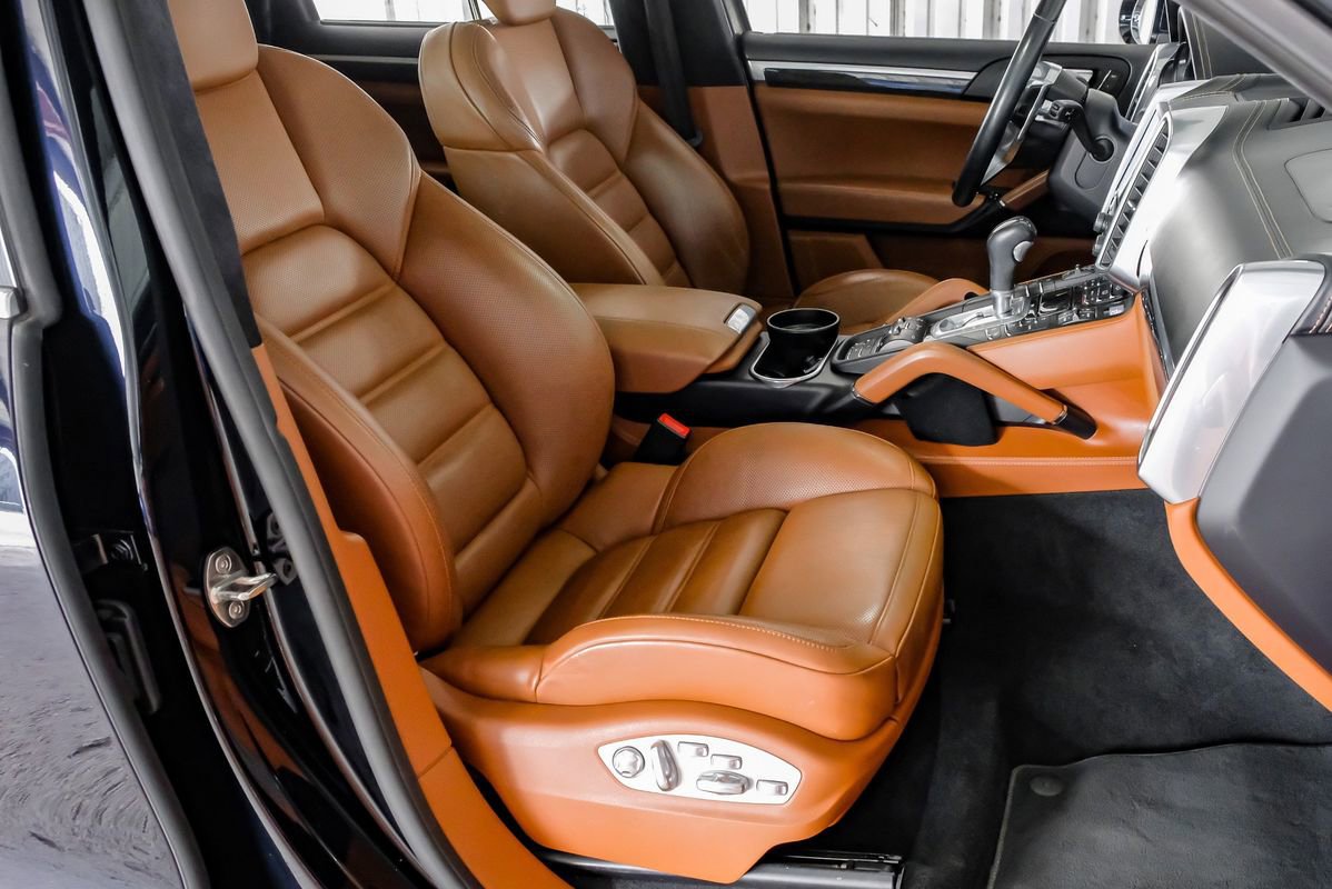 Used 2018 Porsche Cayenne Turbo image 30