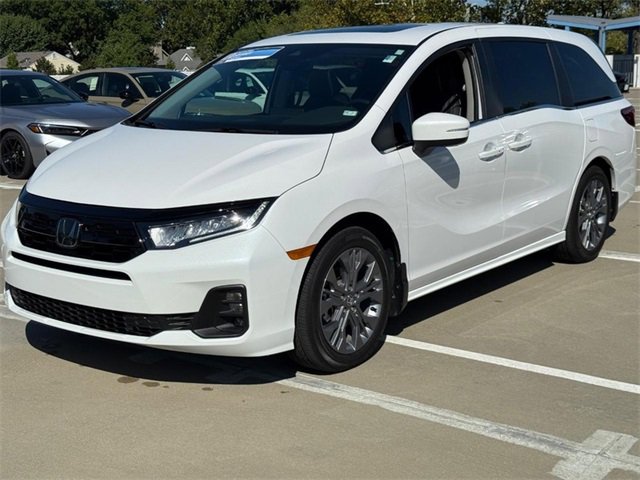Certified 2025 Honda Odyssey Touring image 9