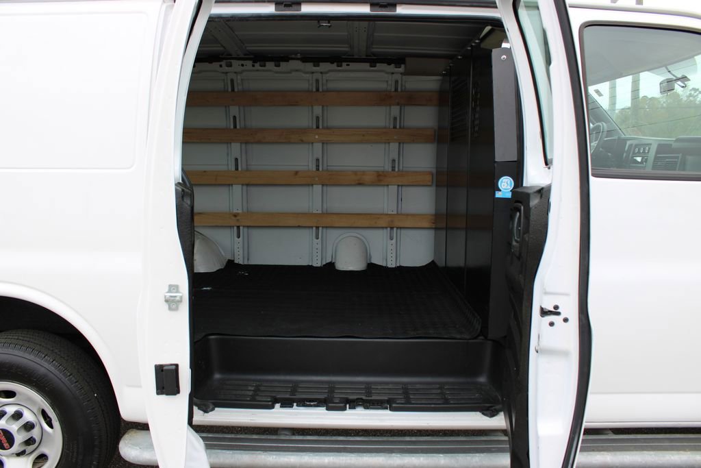 Used 2024 GMC Savana 2500 w/ Driver Convenience Package image 12