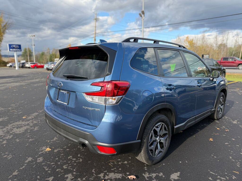 Certified 2023 Subaru Forester Premium image 3
