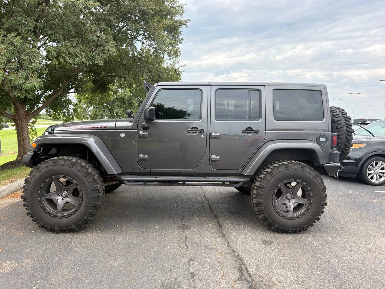 Used 2017 Jeep Wrangler Unlimited Rubicon w/ Cold Weather Group AWD/4WD image 5