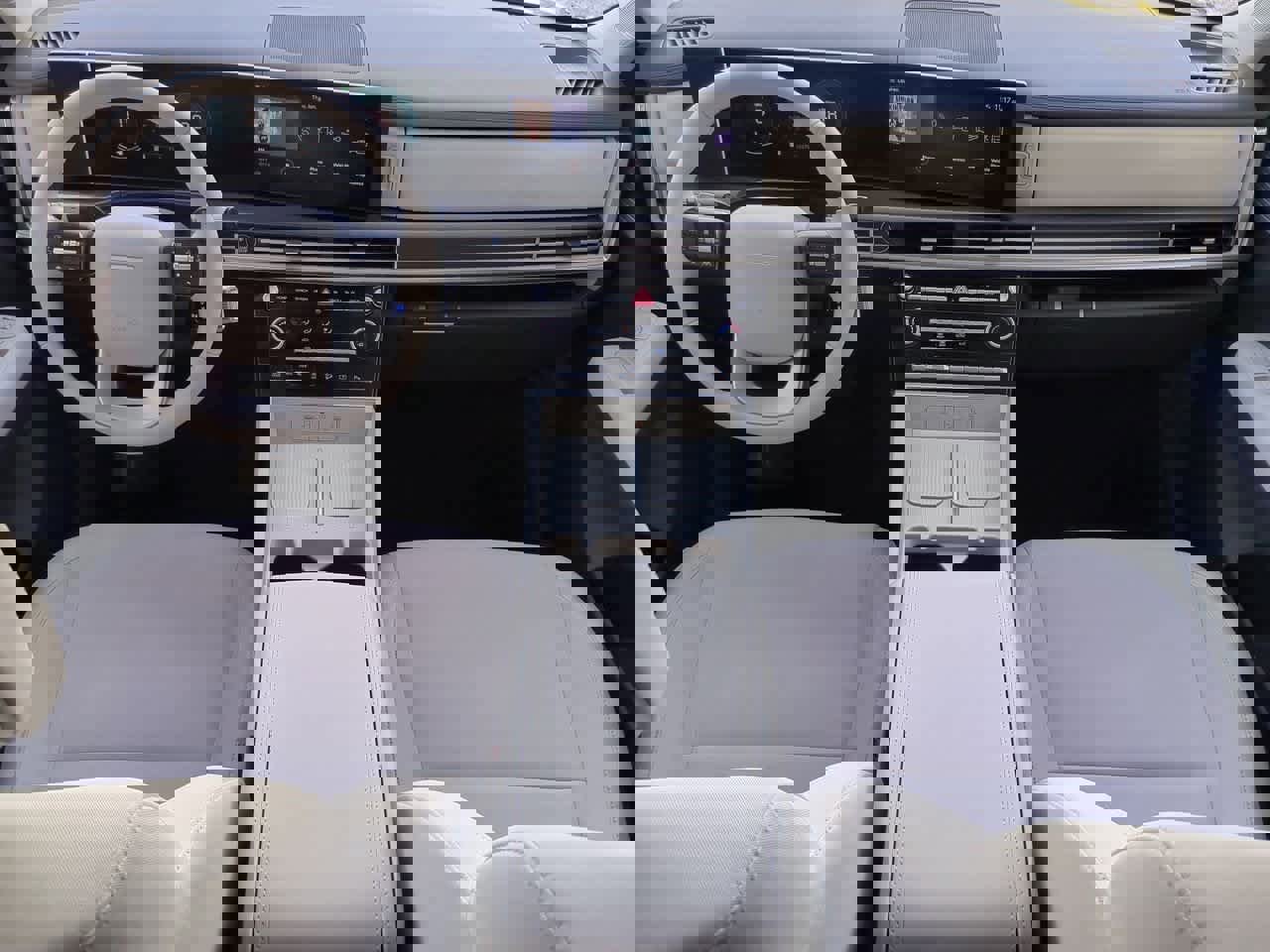 Used 2024 Hyundai Santa Fe SE image 16