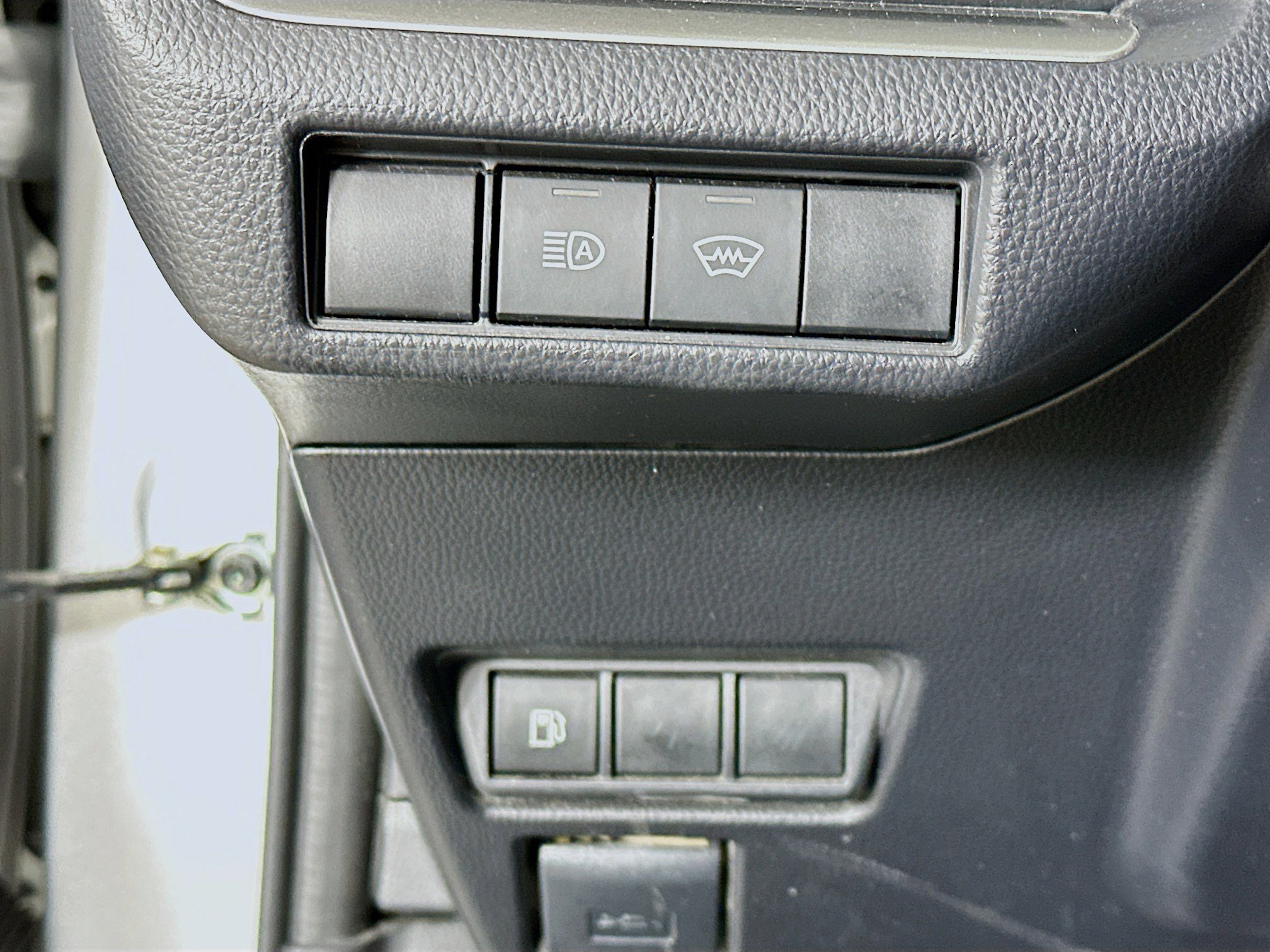 Used 2024 Toyota Prius LE image 17