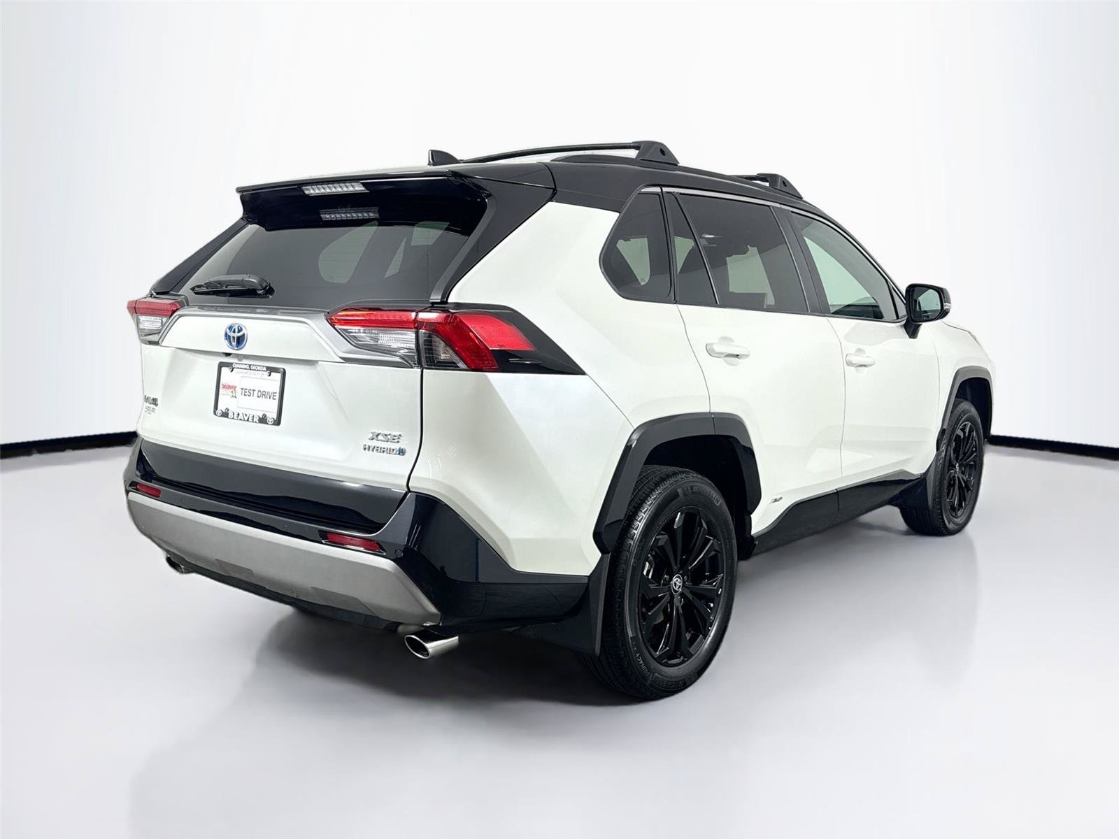 Used 2022 Toyota RAV4 XSE AWD/4WD image 2
