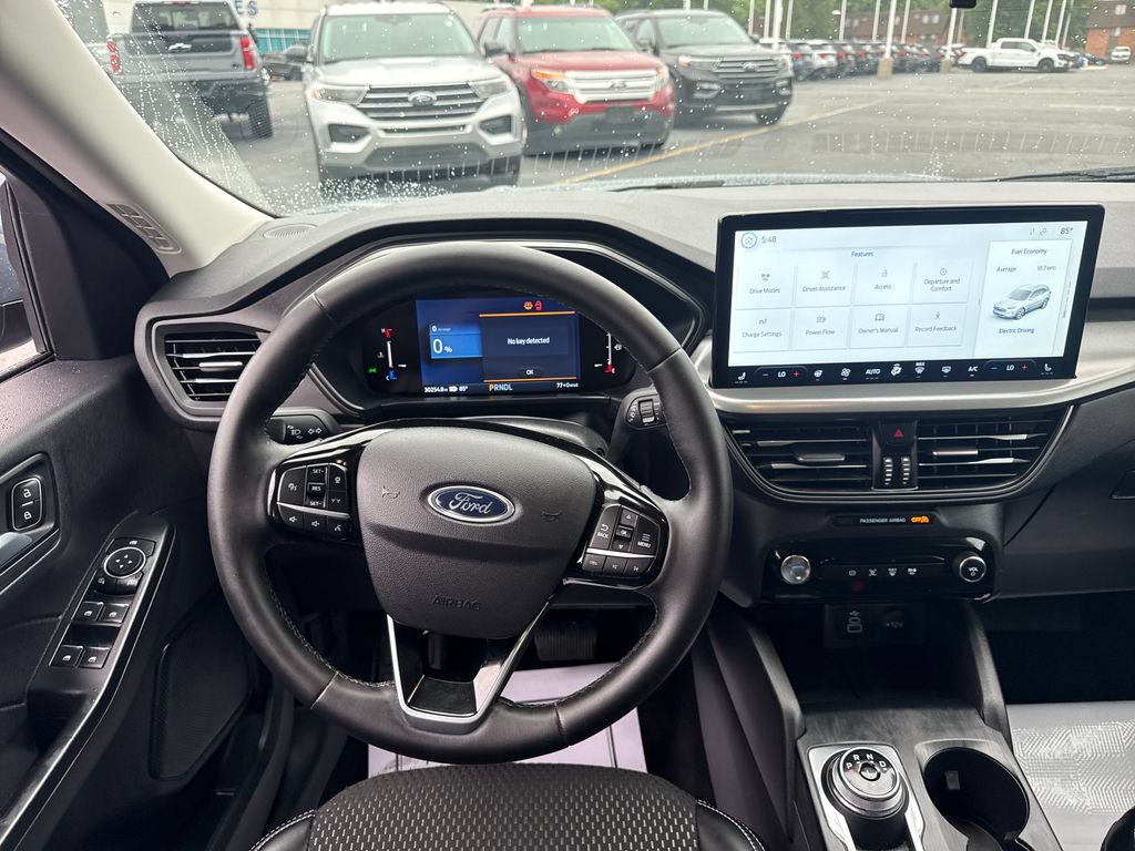 Used 2025 Ford Escape SE FWD image 17