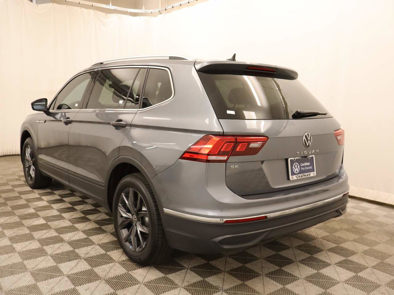Certified 2023 Volkswagen Tiguan SE image 4