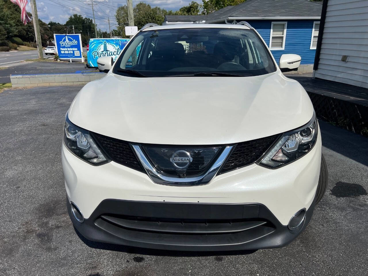 Used 2017 Nissan Rogue Sport SL w/ SL Premium Package image 2