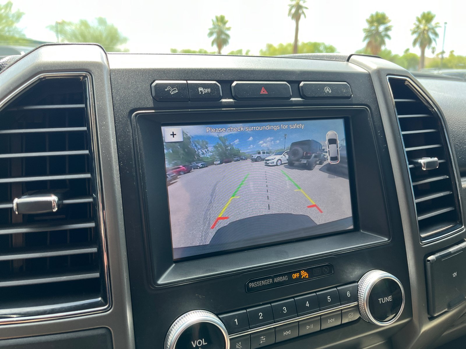Used 2019 Ford Expedition XLT AWD/4WD image 24