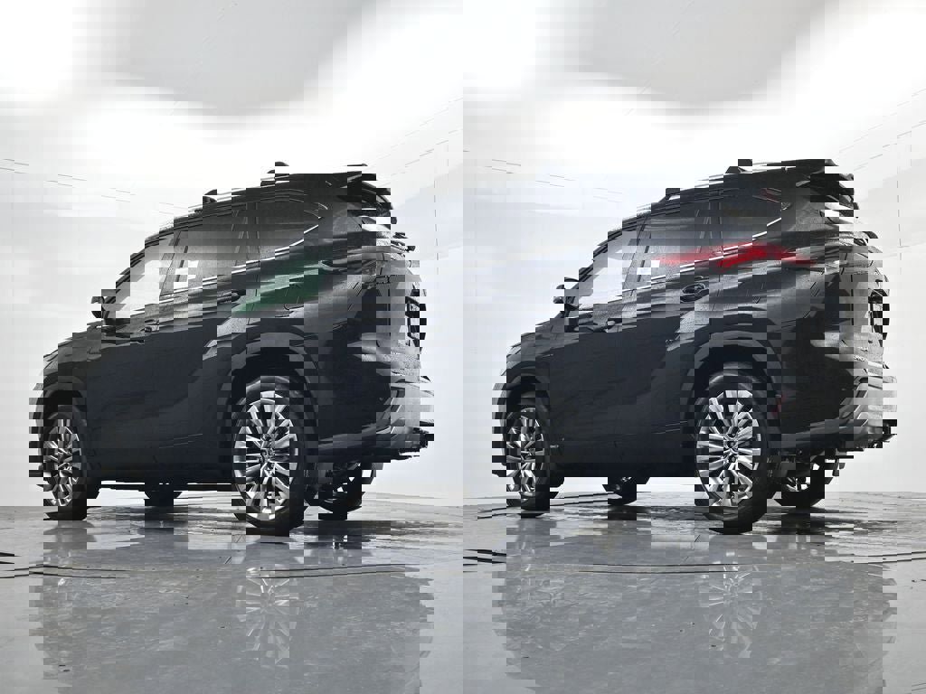 New 2026 Toyota Highlander Platinum image 58